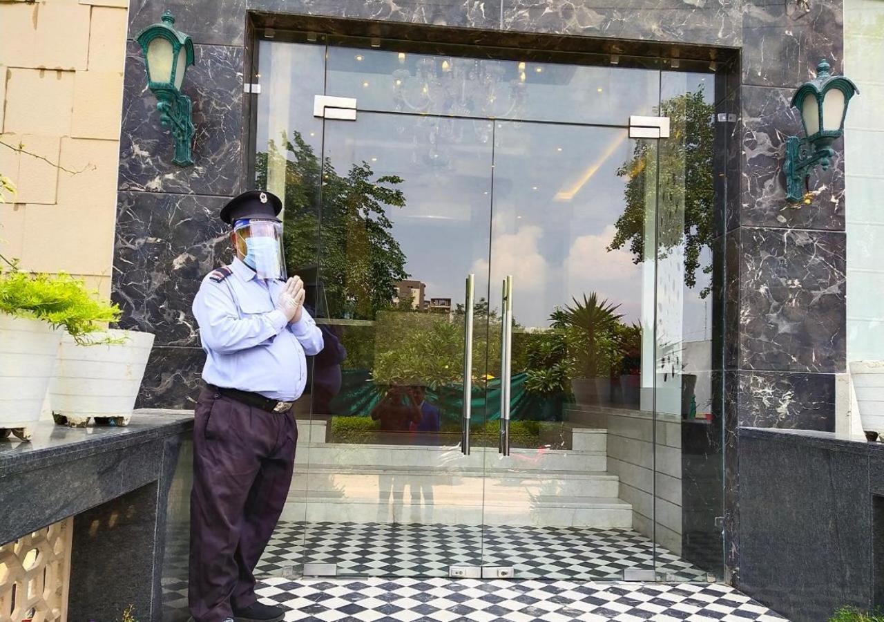 ホテル タージ ヴィラ アーグラ エクステリア 写真